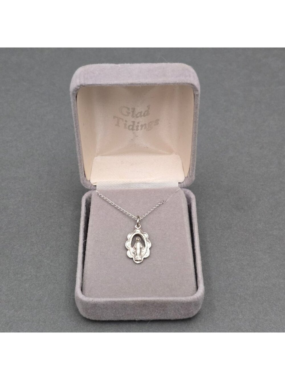 Vintage Bliss Sterling Silver Miraculous Medal Virgin Mary Pendant Necklace 18"